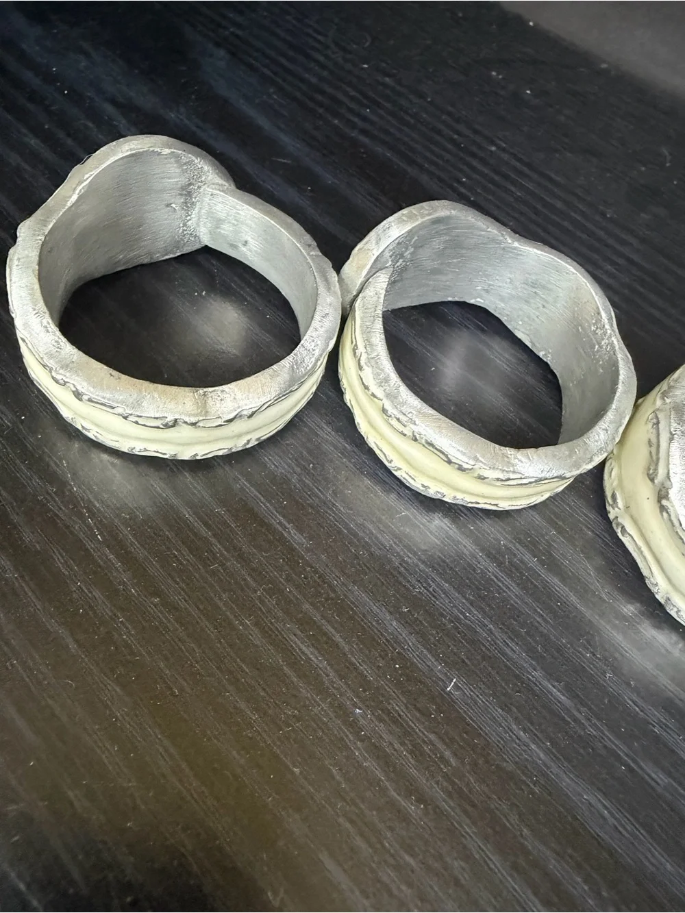 Vintage 6 Napkin Rings SPOON FLATWARE HANDLE DESIGN Metal IVORY CREAM ENAMEL